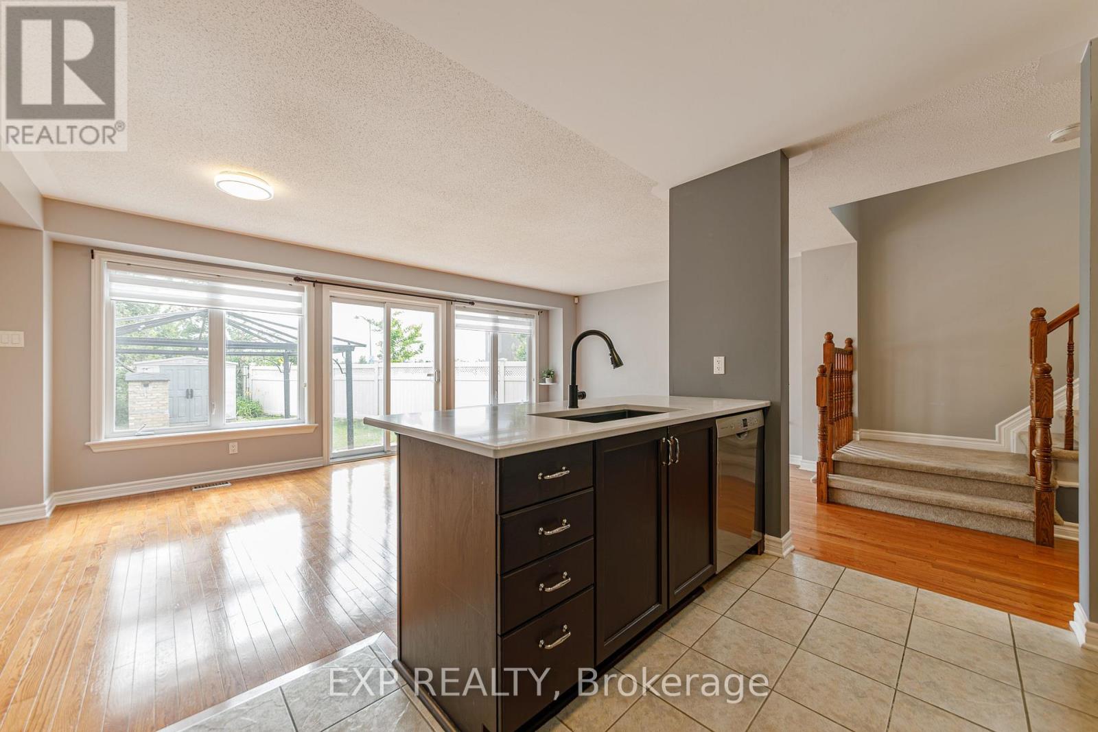 4220 Kelly Farm Drive, Ottawa, Ontario  K1T 0A5 - Photo 12 - X13603210