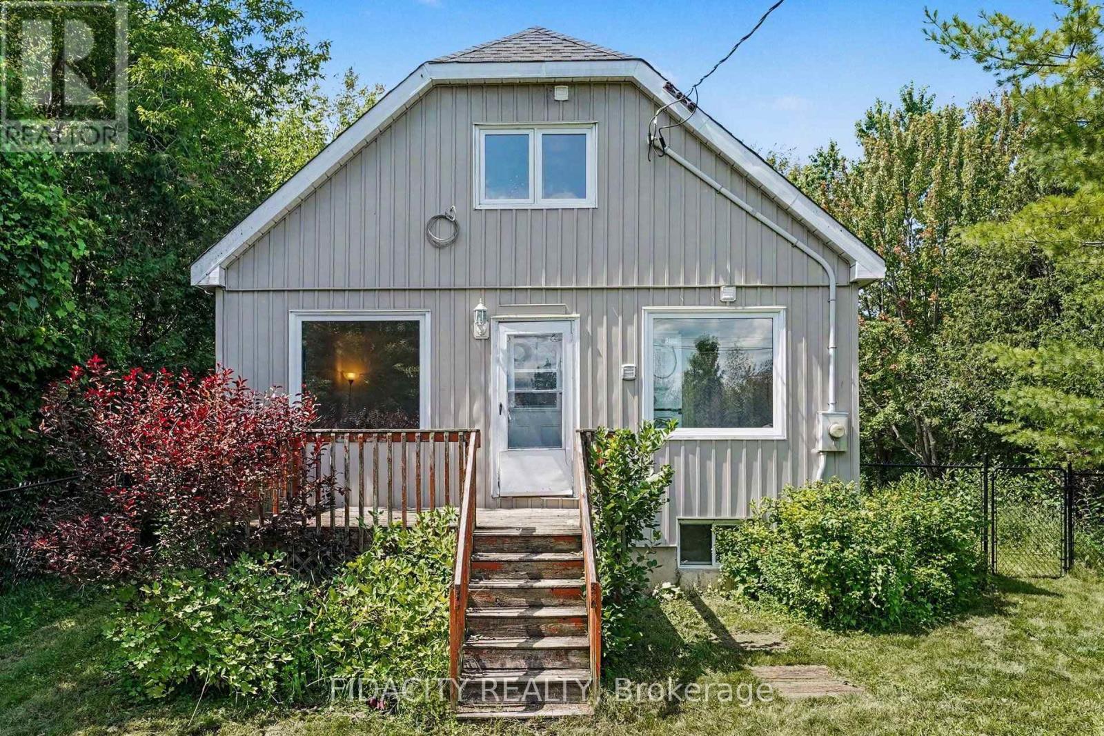 6811 Flewellyn Road, Ottawa, Ontario  K2S 1B6 - Photo 1 - X13604394