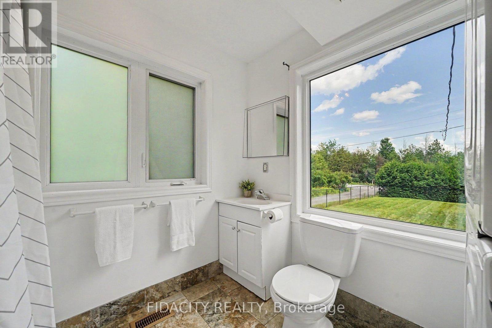 6811 Flewellyn Road, Ottawa, Ontario  K2S 1B6 - Photo 14 - X13604394