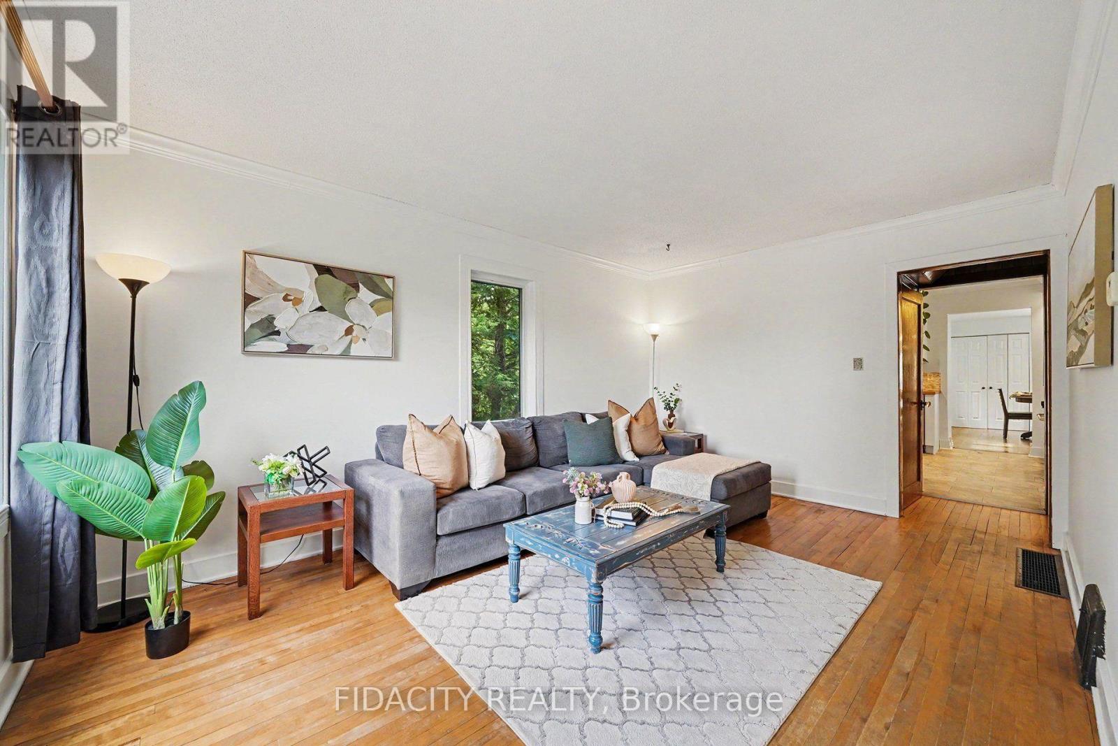 6811 Flewellyn Road, Ottawa, Ontario  K2S 1B6 - Photo 4 - X13604394