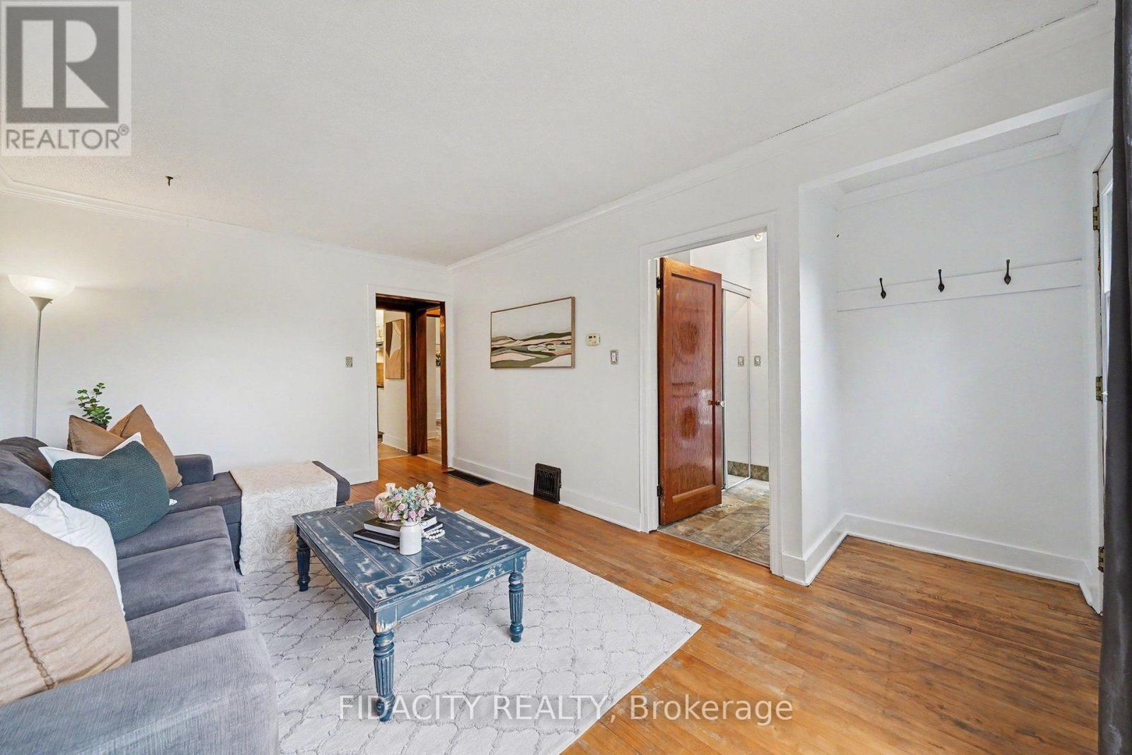 6811 Flewellyn Road, Ottawa, Ontario  K2S 1B6 - Photo 5 - X13604394