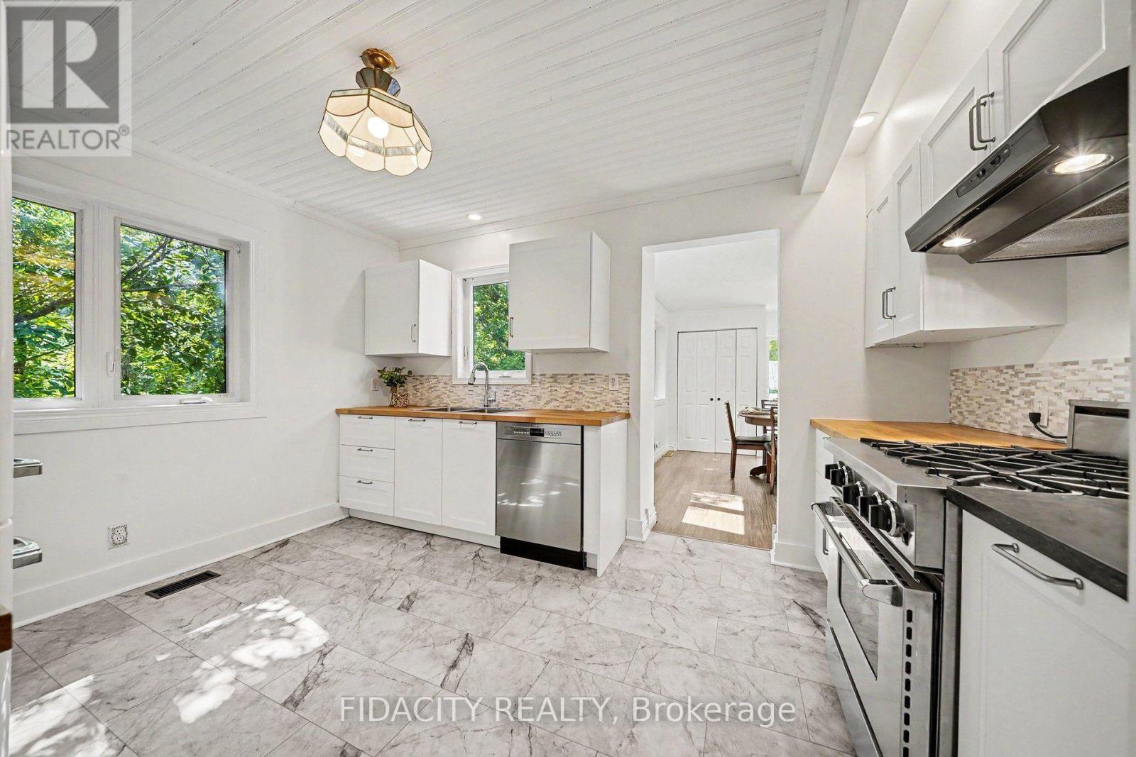 6811 Flewellyn Road, Ottawa, Ontario  K2S 1B6 - Photo 6 - X13604394