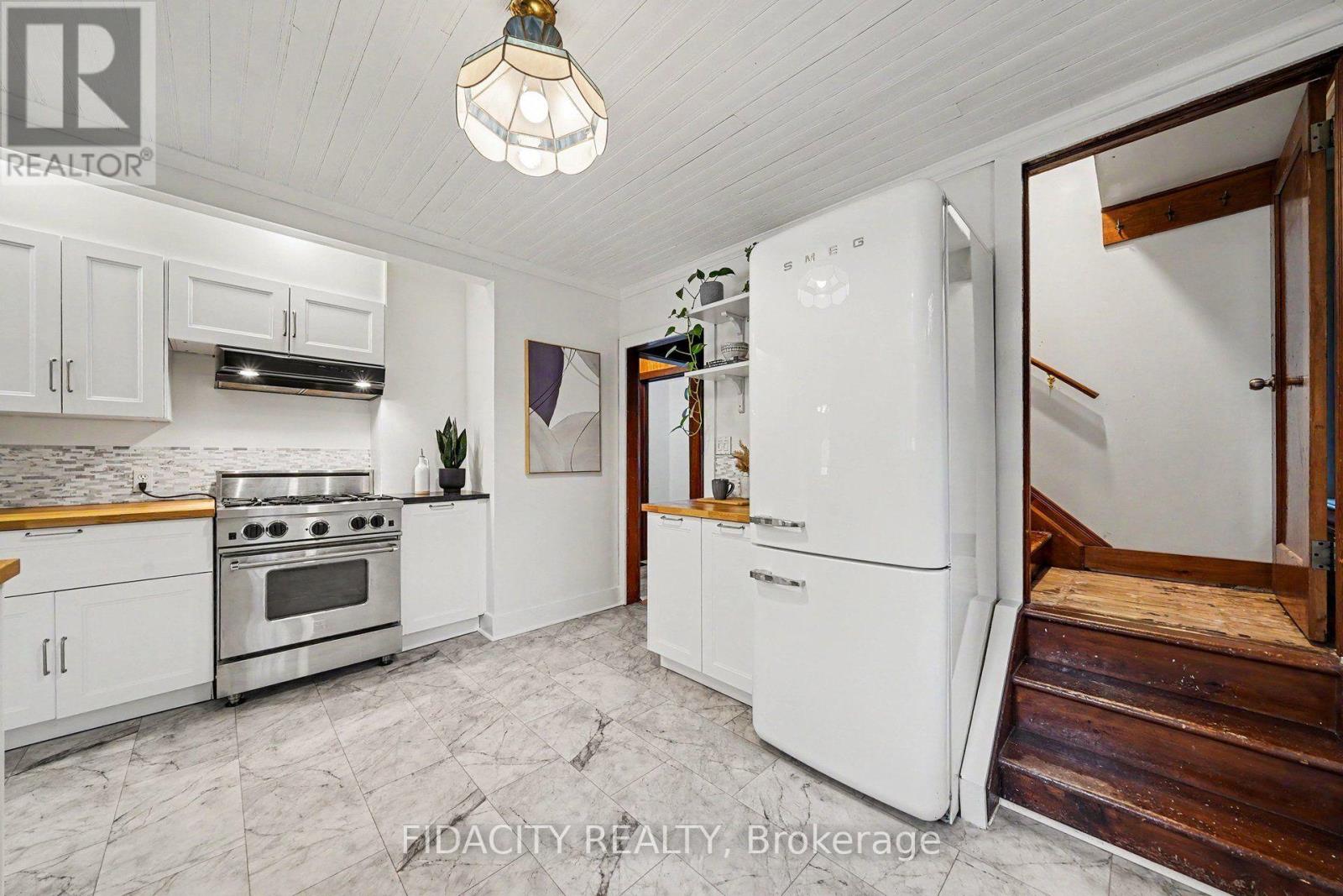 6811 Flewellyn Road, Ottawa, Ontario  K2S 1B6 - Photo 8 - X13604394