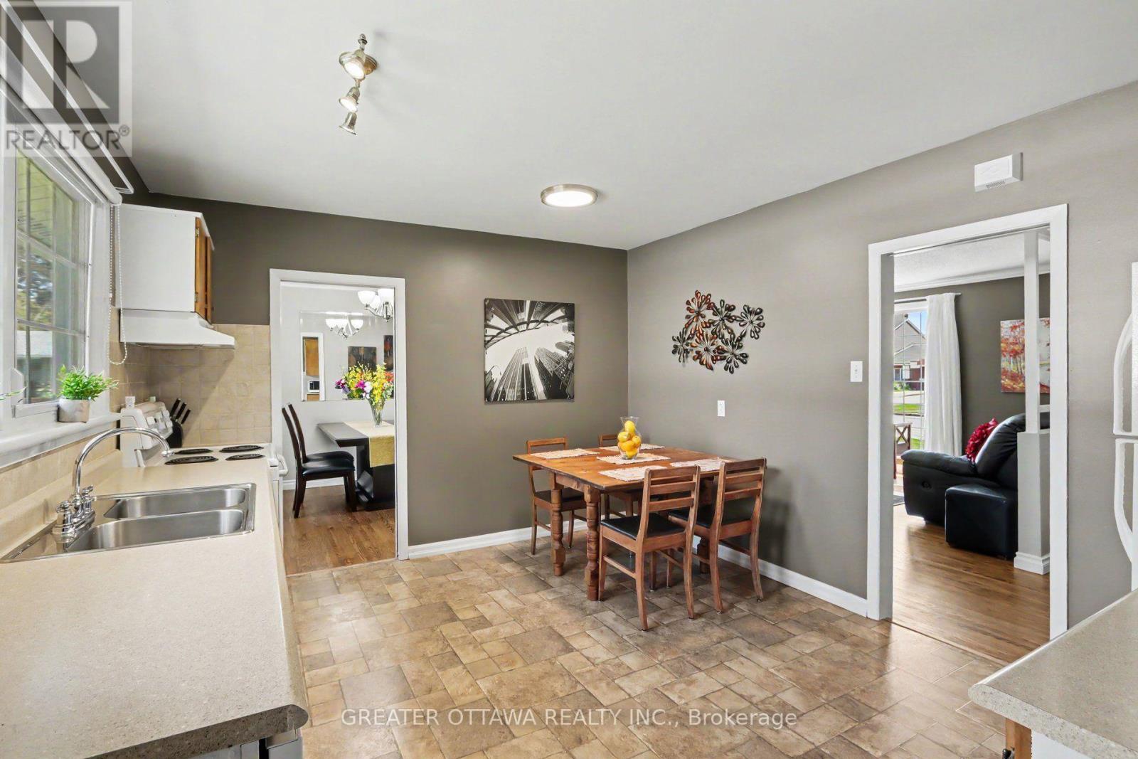 139 Abbeyhill Drive, Ottawa, Ontario  K2L 1H6 - Photo 5 - X13604870