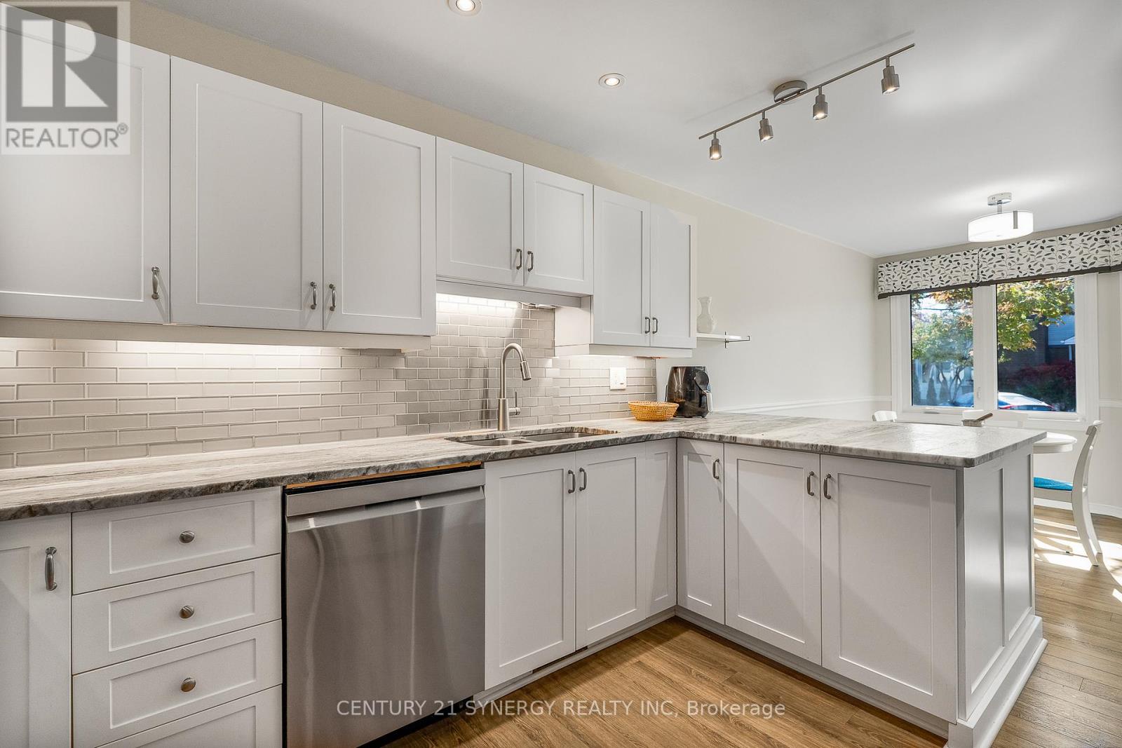 16 - 32 Innesbrook Court, Ottawa, Ontario  K2S 1C7 - Photo 5 - X13605004