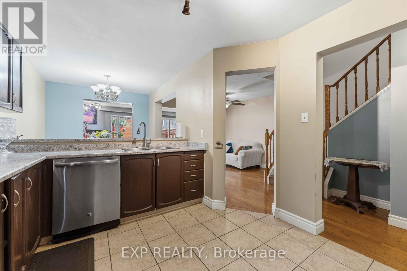86 Scarlet Court, Ottawa, Ontario  K1T 3R6 - Photo 11 - X13605026