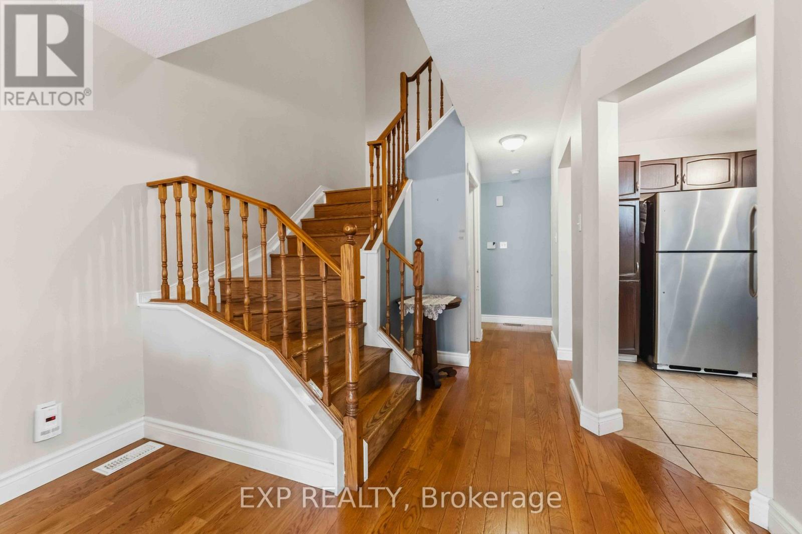 86 Scarlet Court, Ottawa, Ontario  K1T 3R6 - Photo 4 - X13605026