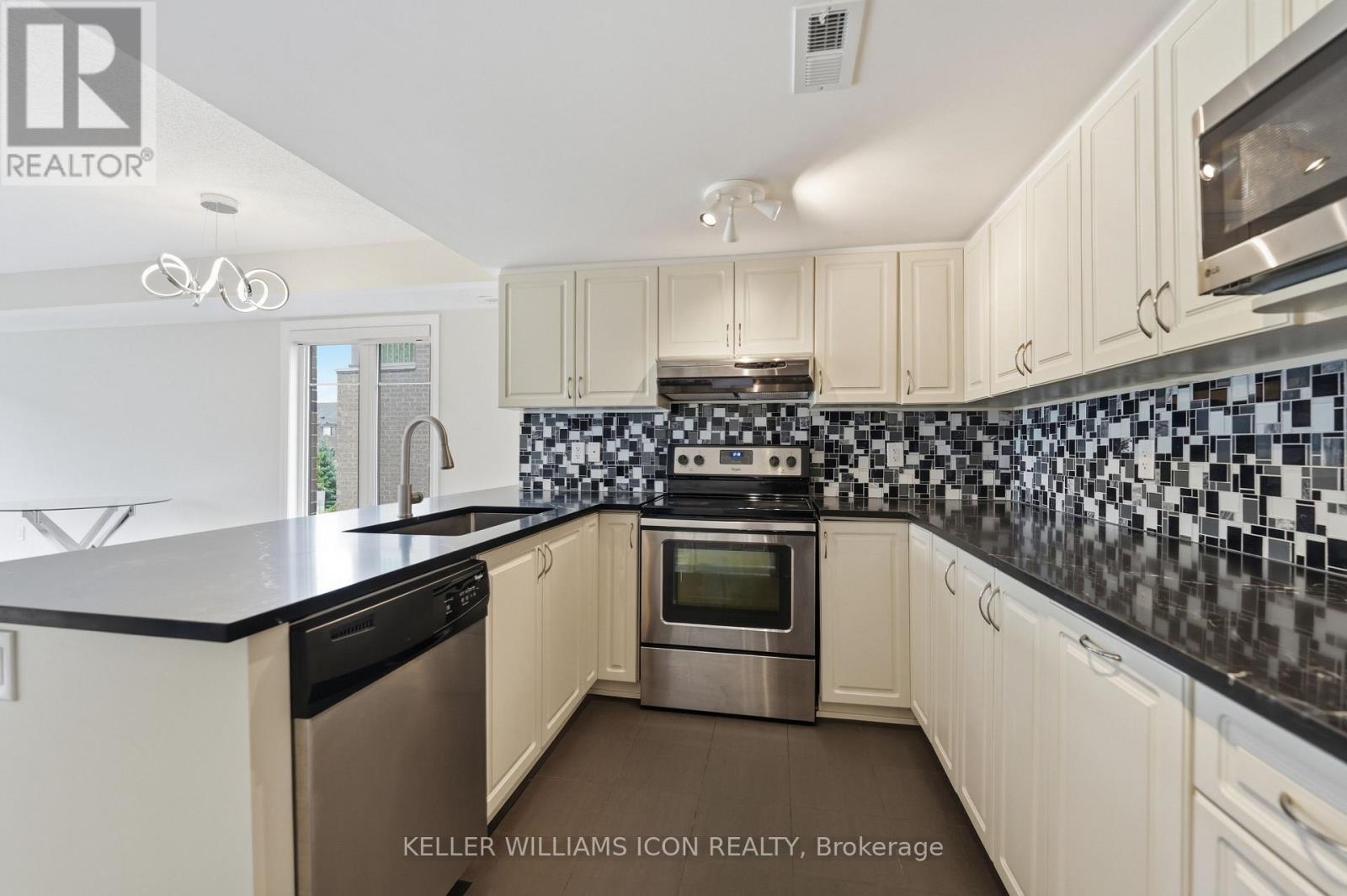 689b Sue Holloway Drive, Ottawa, Ontario  K2J 5R6 - Photo 11 - X13605044
