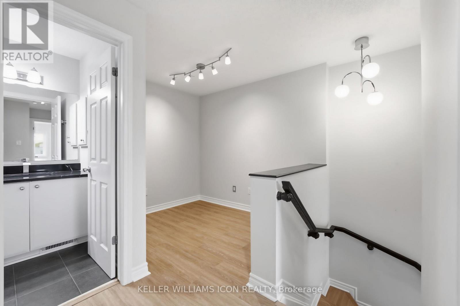 689b Sue Holloway Drive, Ottawa, Ontario  K2J 5R6 - Photo 15 - X13605044