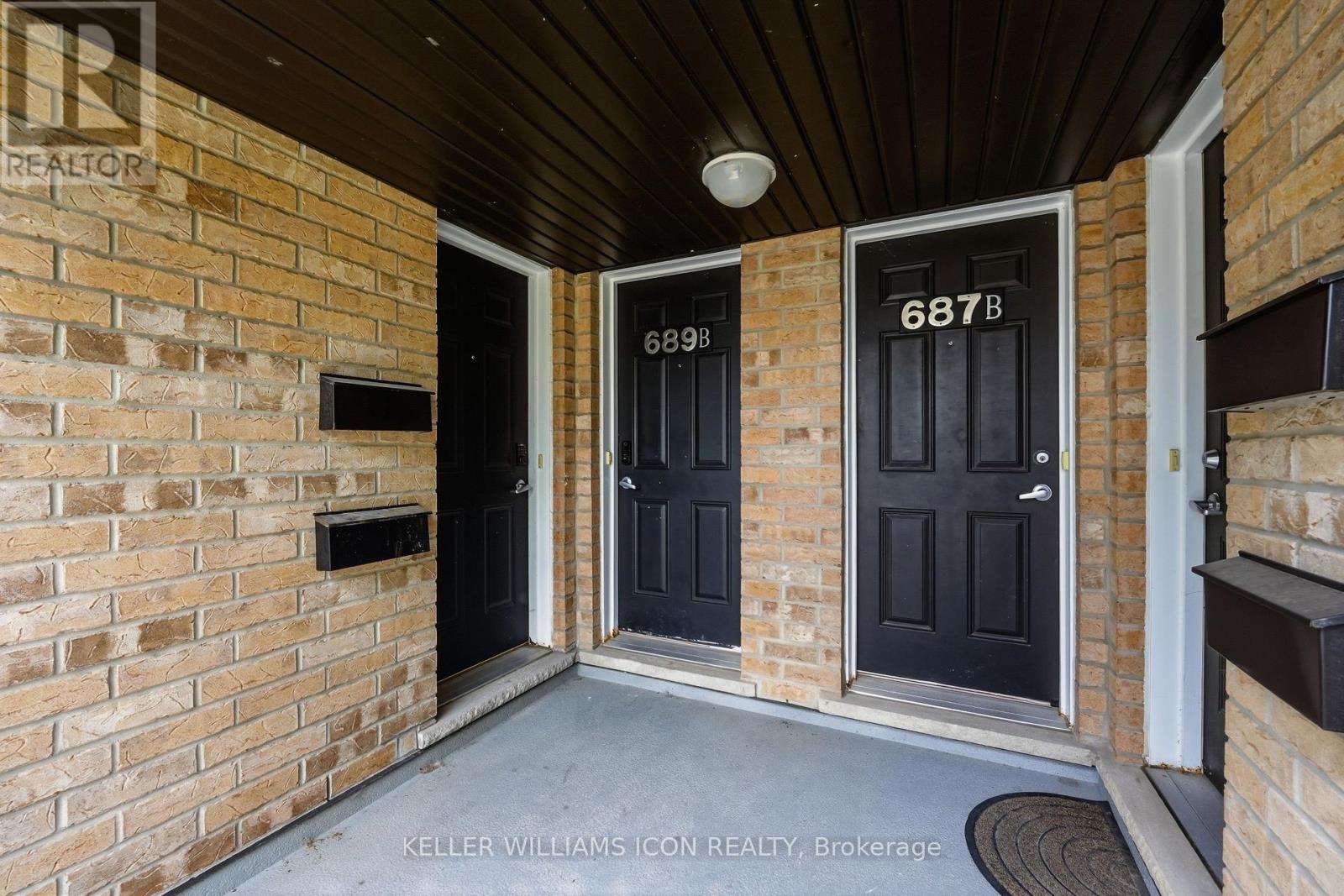 689b Sue Holloway Drive, Ottawa, Ontario  K2J 5R6 - Photo 2 - X13605044