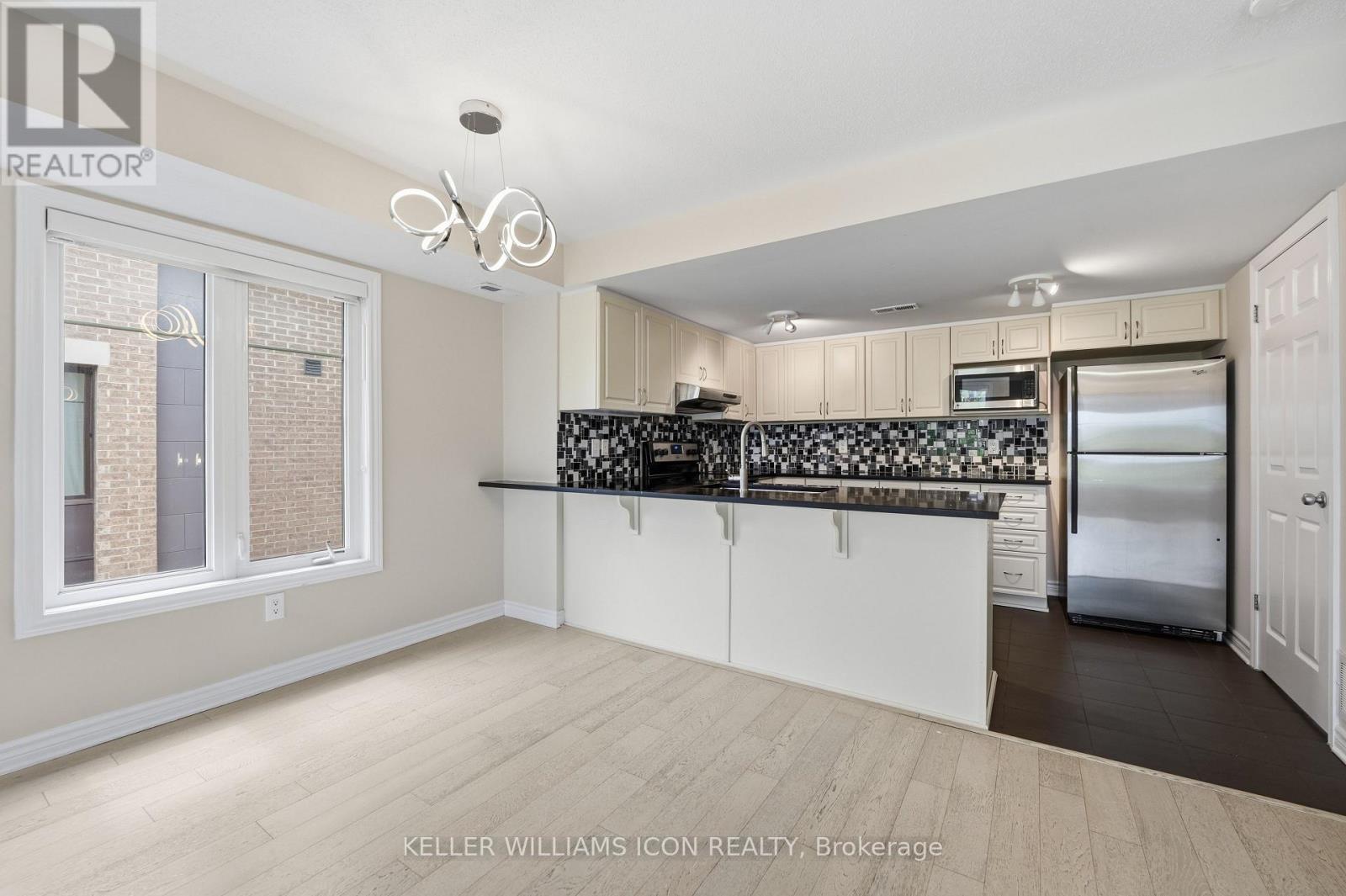 689b Sue Holloway Drive, Ottawa, Ontario  K2J 5R6 - Photo 4 - X13605044