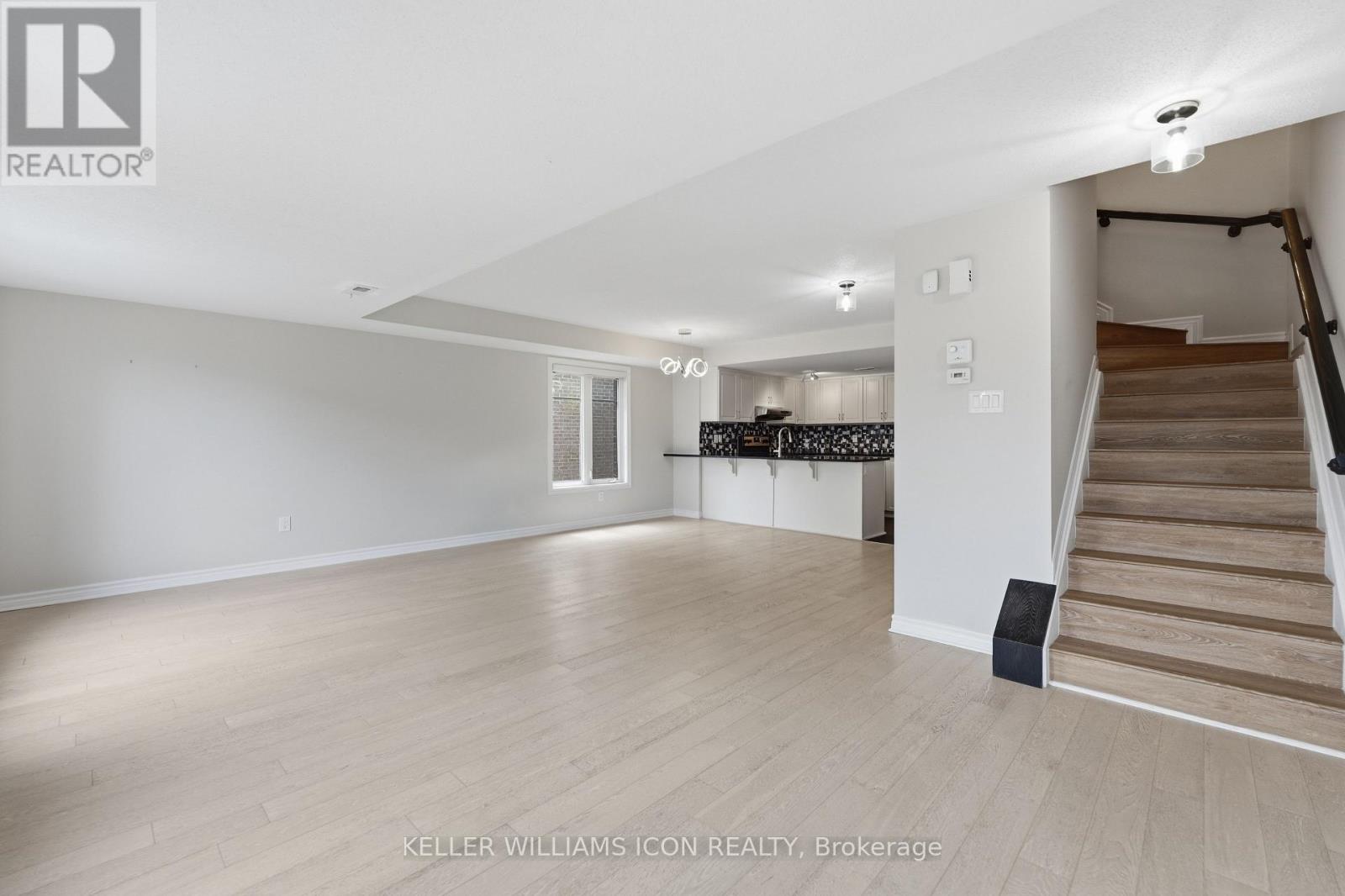 689b Sue Holloway Drive, Ottawa, Ontario  K2J 5R6 - Photo 6 - X13605044