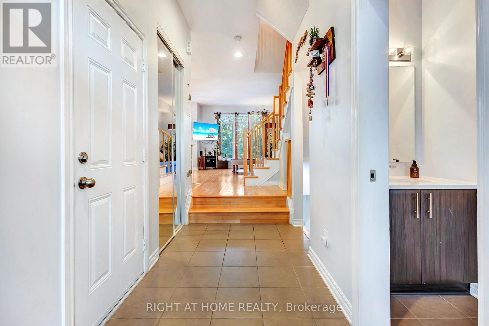 356 Kingbrook Drive, Ottawa, Ontario  K2M 0G2 - Photo 4 - X13605186